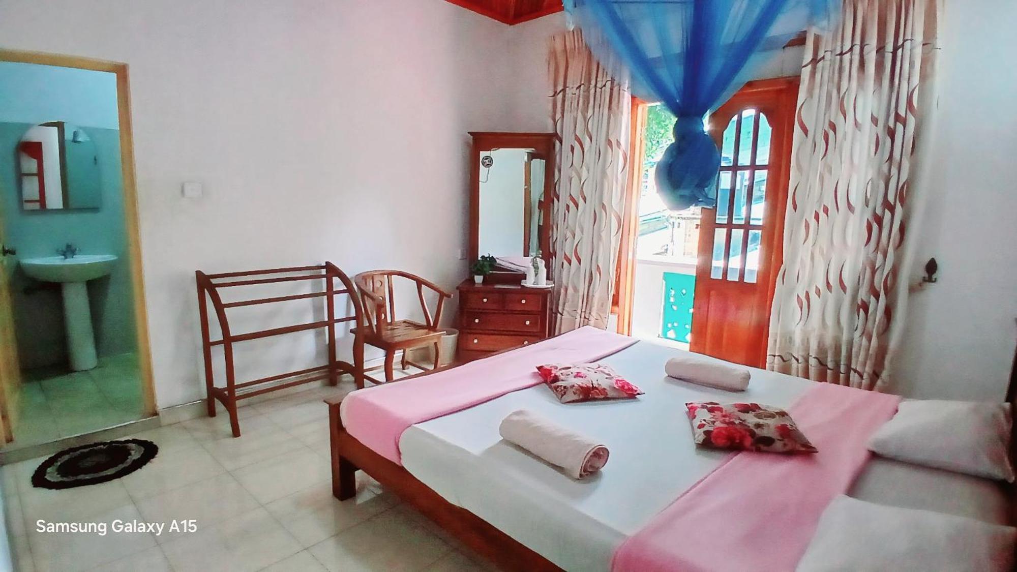 Jasmine Garden Inn Ella Bagian luar foto