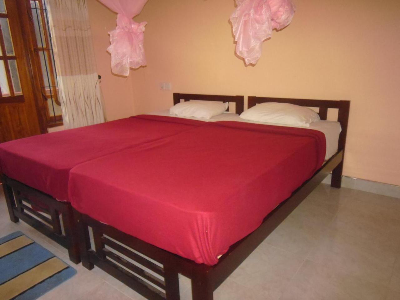 Jasmine Garden Inn Ella Bagian luar foto